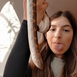 Meet your Posher, Abigail